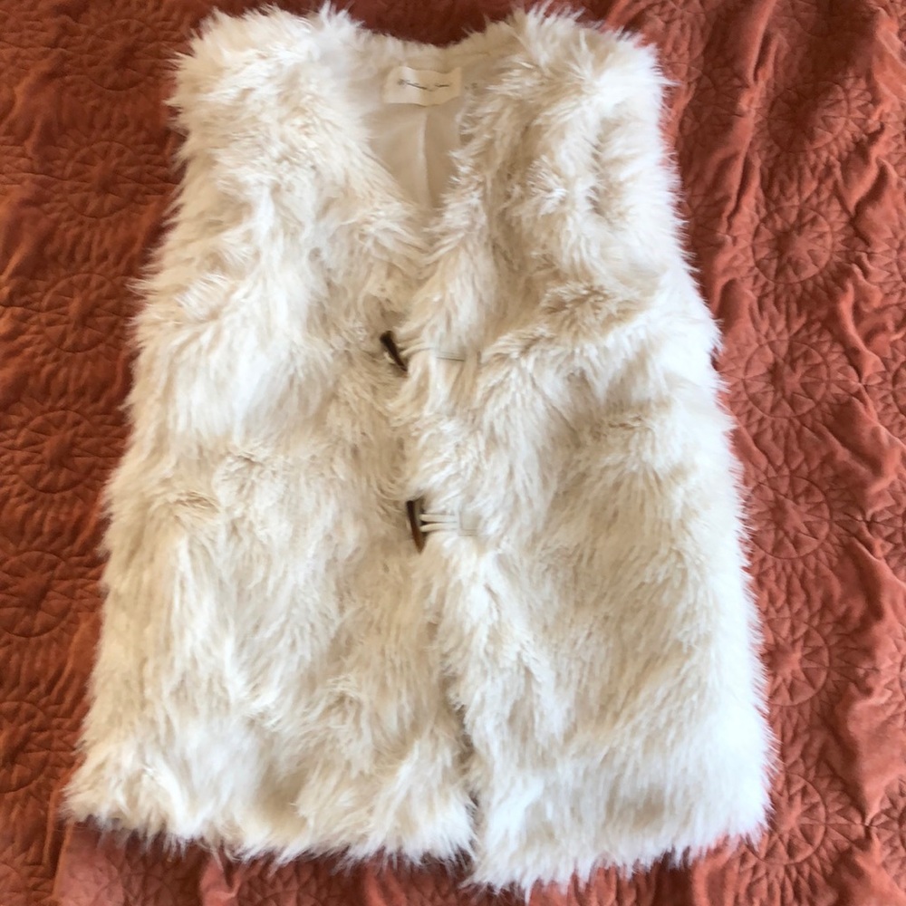 Mustard Seed Faux White Fur Vest Size-S